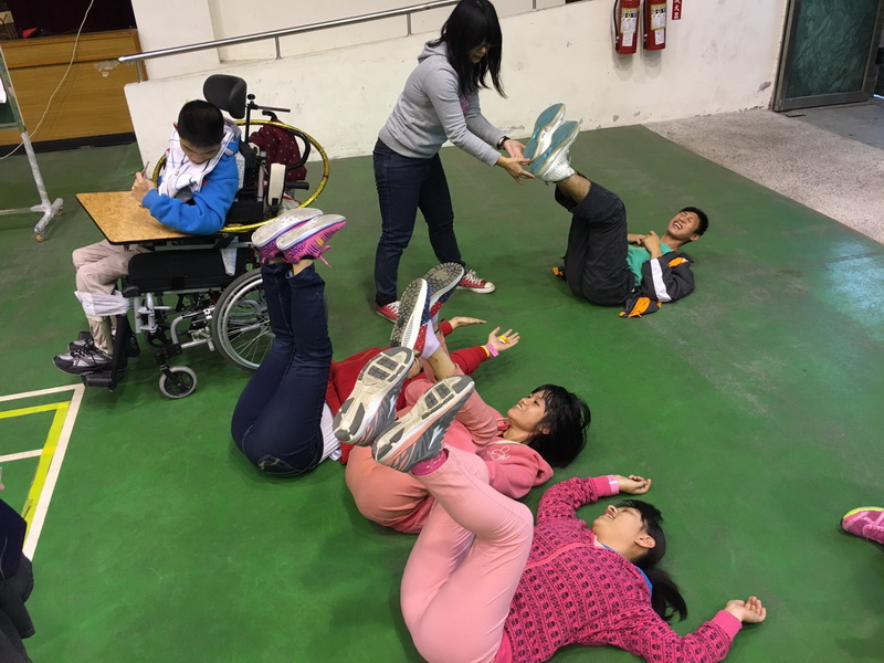 狗狗特技團